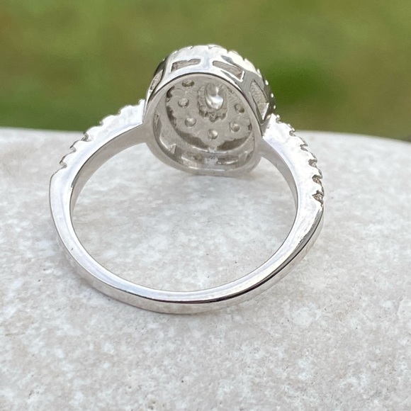 Cubic Zirconia multi-stone .925 Silver ring Sz 7 - Picture 7 of 16